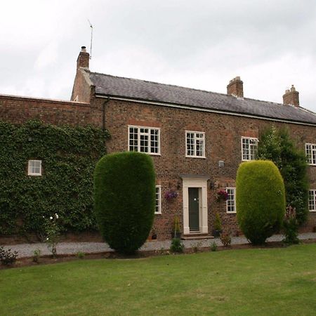 The Manor Guest House York Bagian luar foto