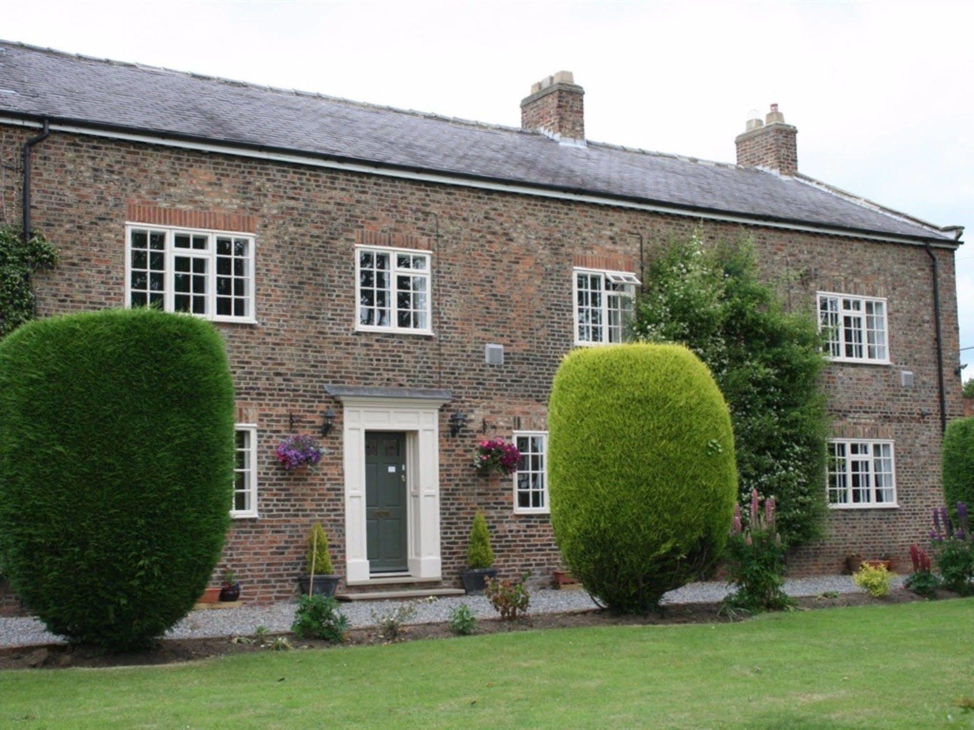 The Manor Guest House York Bagian luar foto